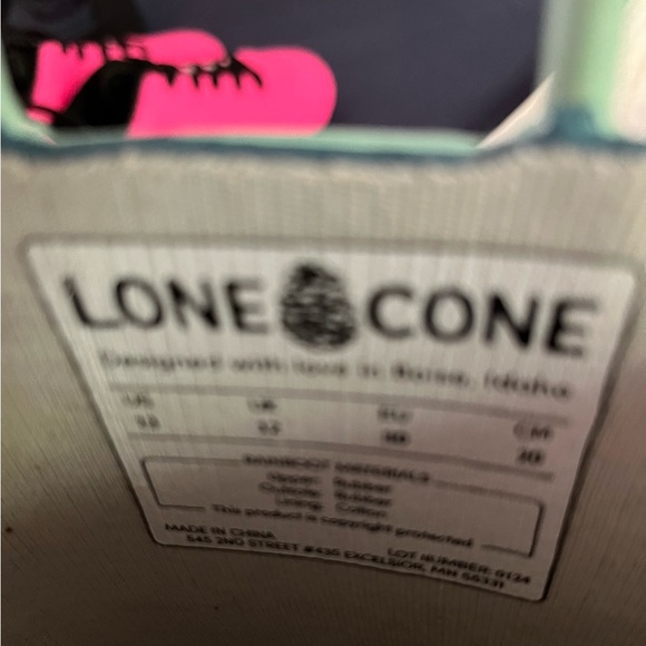 NWT Kids line cone UNISEX “shark attack” rain boots kids size 13 - Picture 2 of 6